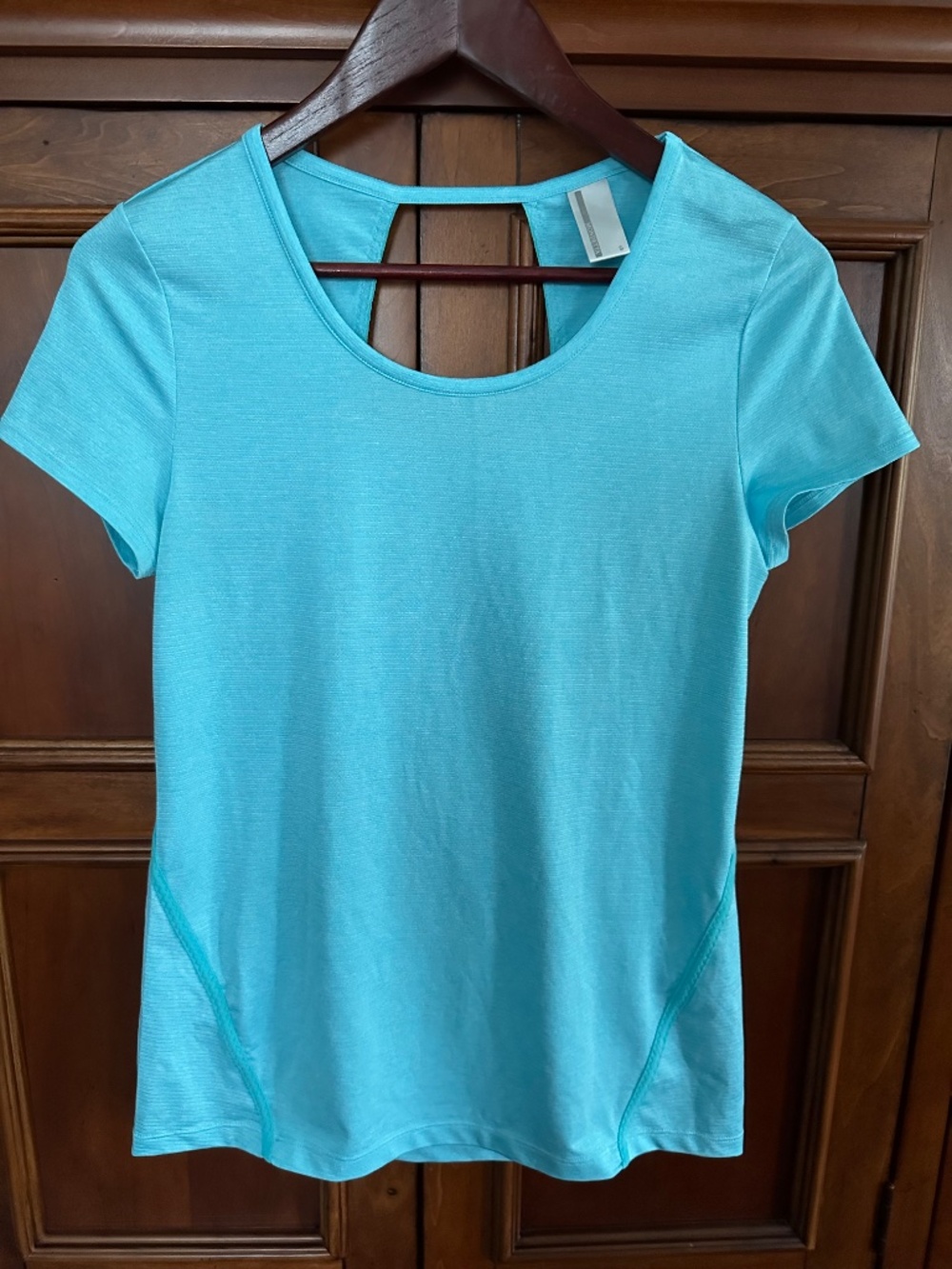 Mondetta Athletic Light Blue Short Sleeve Lightweight Key Pocket Top Size S NWOT